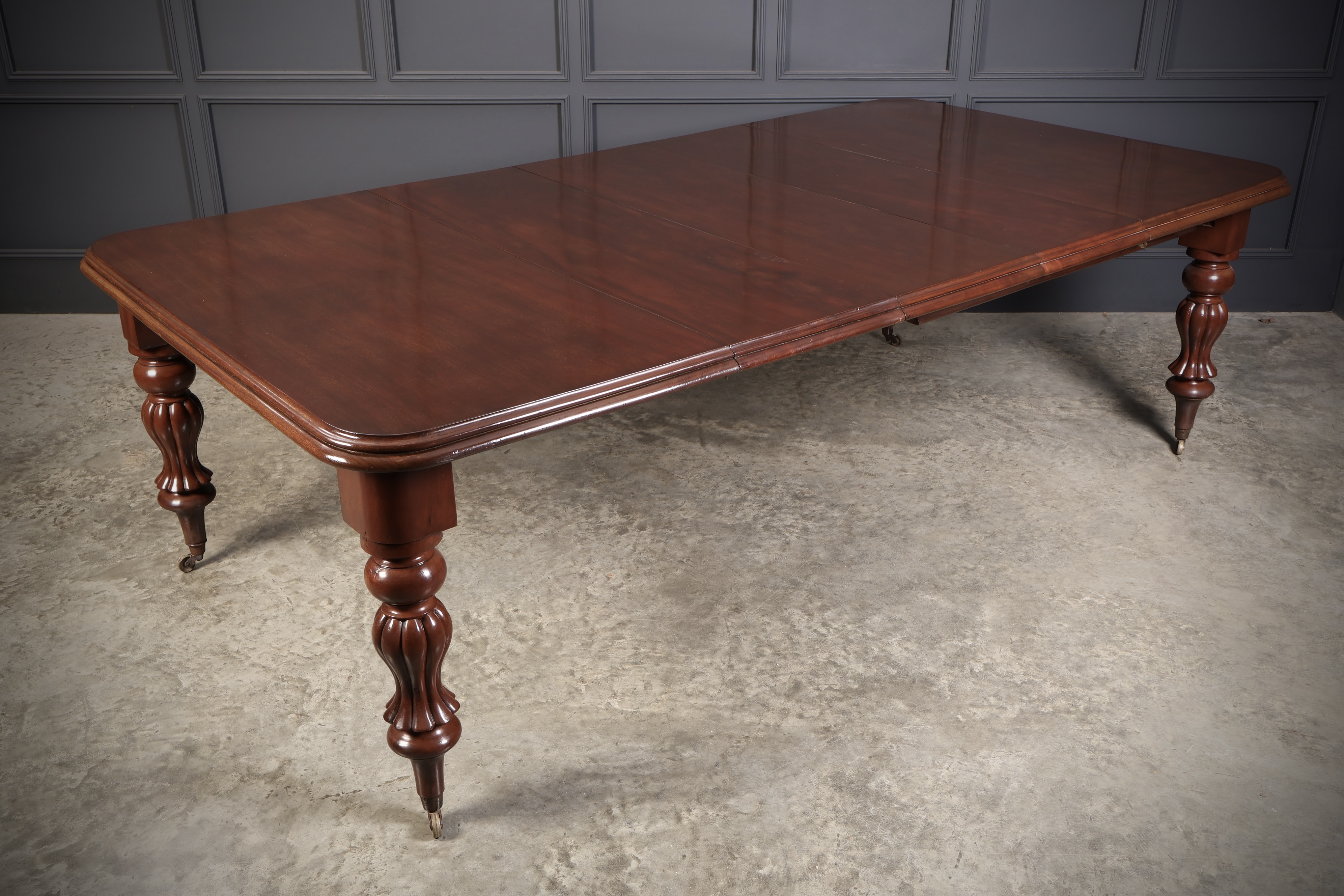 Early Victorian Mahogany Extending Dining Table - Image 15